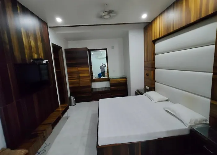 Seven Seas Guest House New Delhi