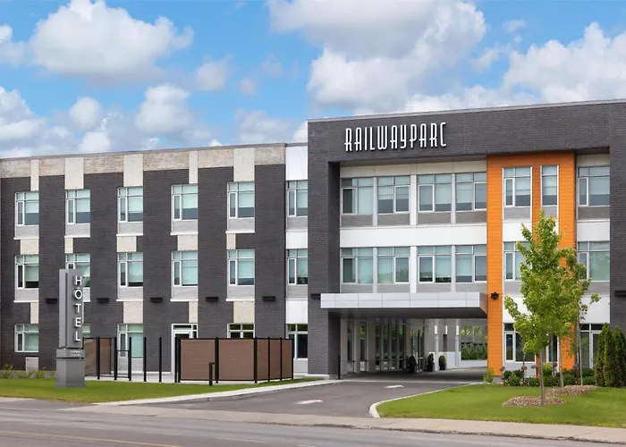 Hotel Railwayparc Montreal, Tapestry Collection By Hilton