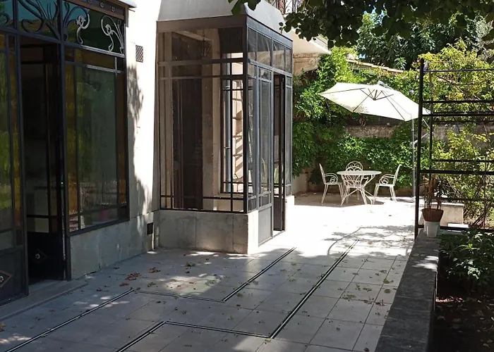 Chez Fleur Bed and Breakfast Avignon