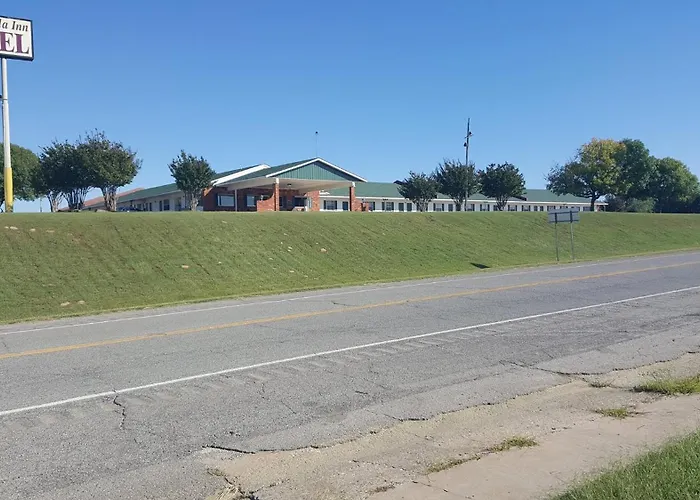 Lake Eufaula Inn & Suites Checotah