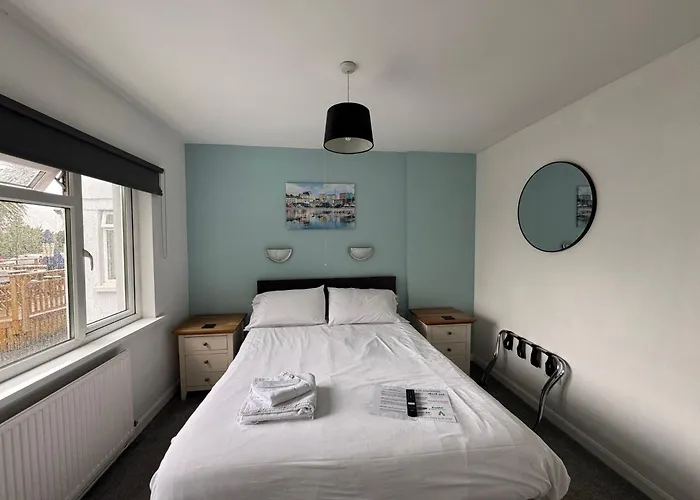 Cottage Court Hotel Tenby