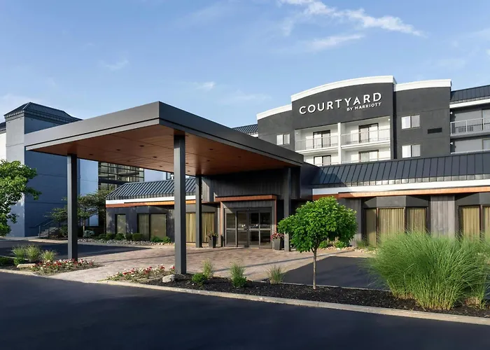 Courtyard Cleveland Beachwood