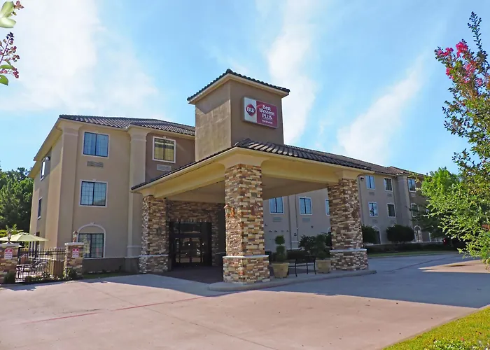 Best Western Plus Crown Colony Inn & Suites Lufkin