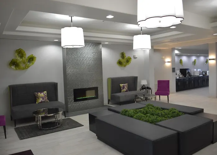 Best Western Plus Dilley Inn & Suites