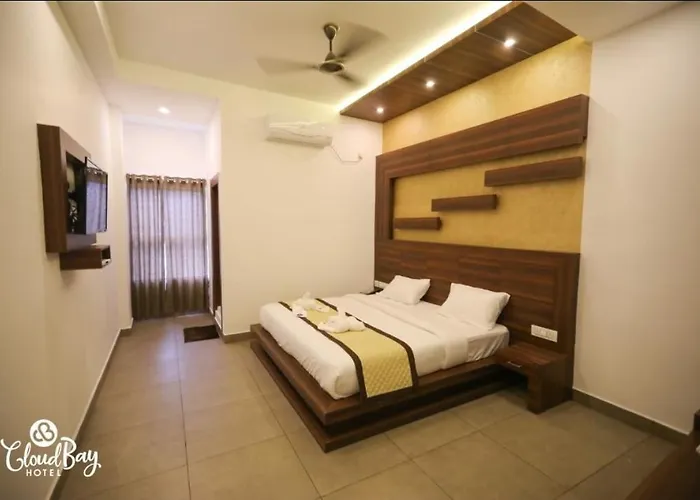 Hotel Cloudbay Kattappana