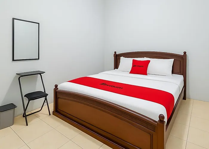 RedDoorz near Metro Bandung Hotel