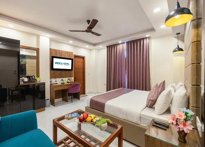 Pk Boutique Hotel Noida Expressway