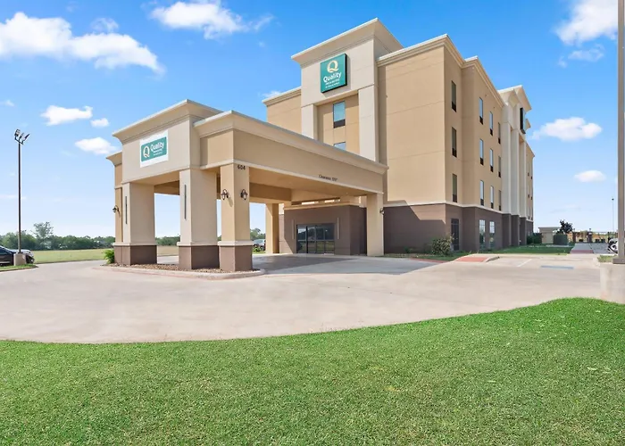 Quality Inn & Suites Pearsall