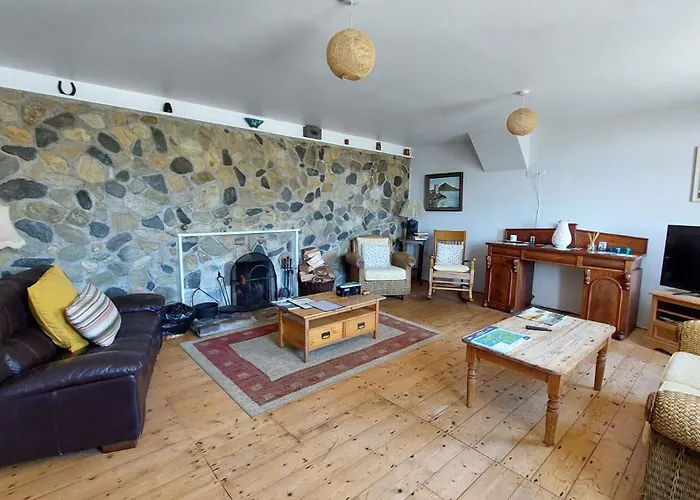 Lavelle'S Seaside House & Mickey'S Bar Bed & Breakfast Achill Sound