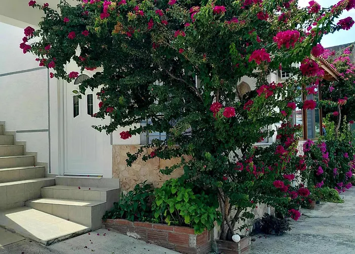 Denni'S Home Sarandë
