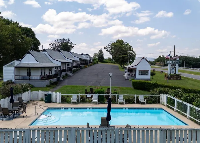 Hillside Hotel Luray