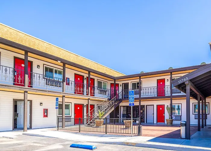 Hotel Avenida Victorville I 15