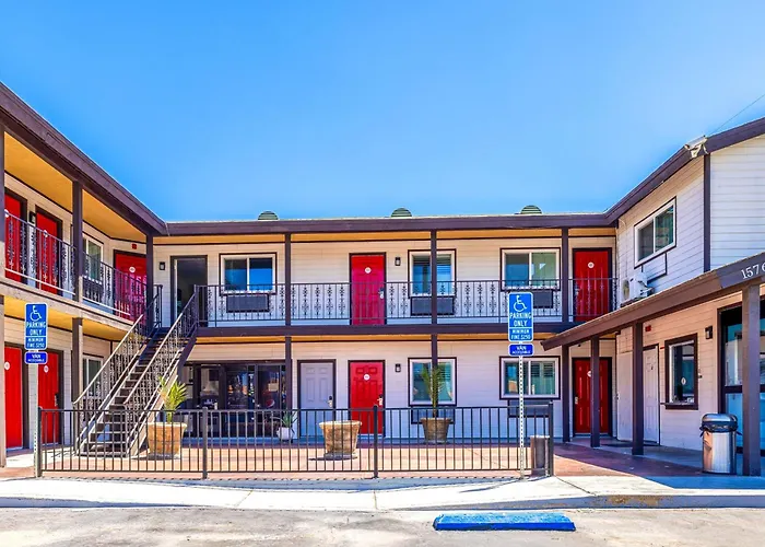 Hotel Avenida Victorville I 15