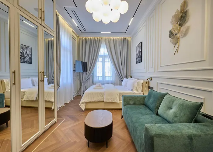 Ermou 99 Intelligent Private Suites Athens
