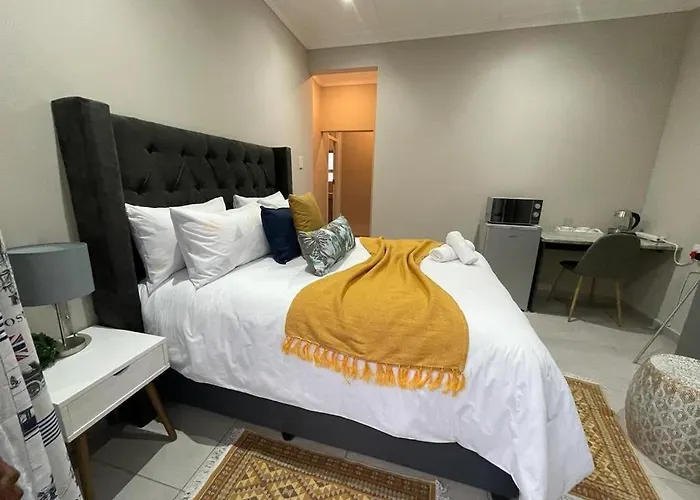 Chief Cornerstone Lodge Mthatha