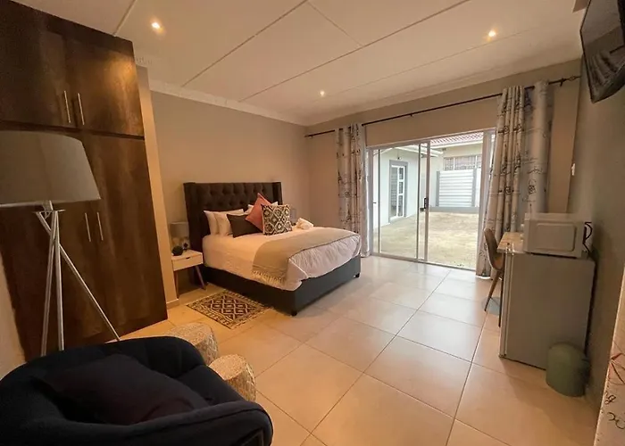 Chief Cornerstone Lodge Mthatha