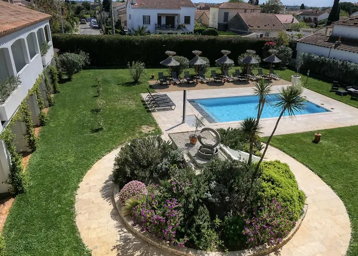 Logis Hotel Le Rodin Arles