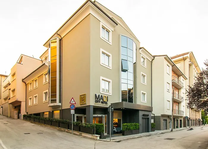 Madi City Hotel L'Aquila