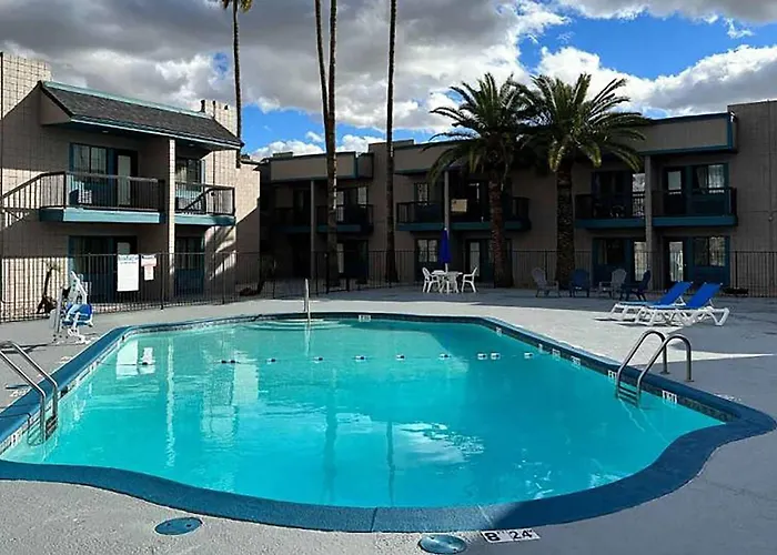 Super 8 By Wyndham Mesa Downtown Near Convention Center Hotel