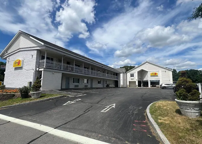 Super 8 By Wyndham Albany Motel