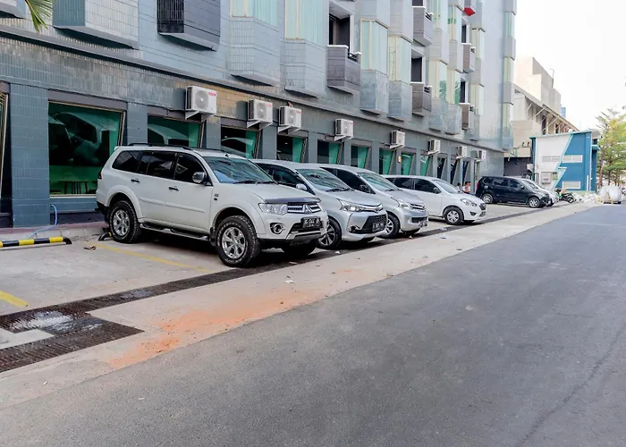Super OYO Townhouse 2 Hotel Gunung Sahari Jakarta