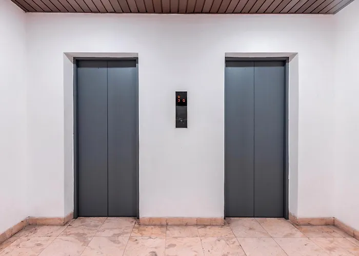 Super OYO Townhouse 2 Hotel Gunung Sahari Jakarta