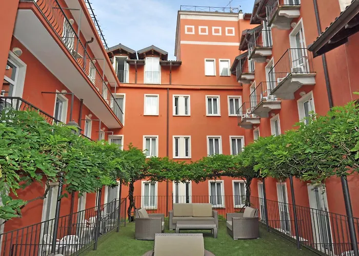 Cavour 30Tre - Hotel Moderno Stresa