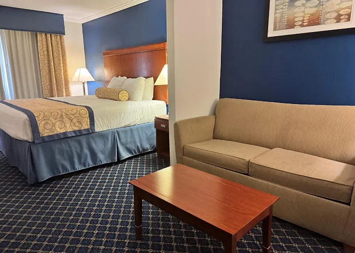 Baymont By Wyndham Mccomb Hotel