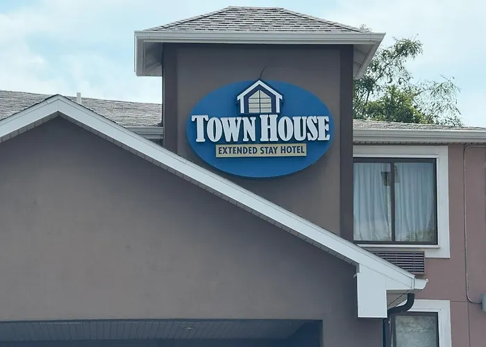 Townhouse Extended Stay Hotel Downtown Lincoln