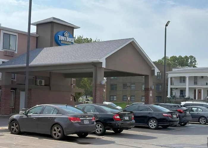 Townhouse Extended Stay Hotel Downtown Lincoln