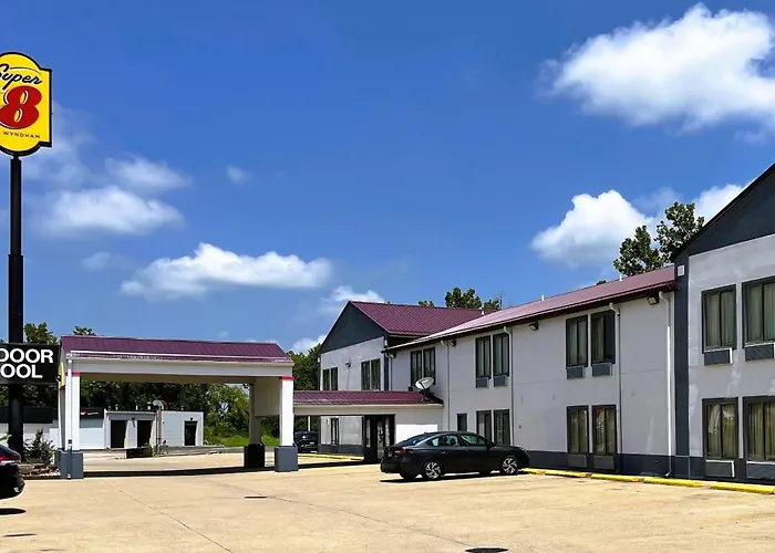 Super 8 By Wyndham Vincennes Motel