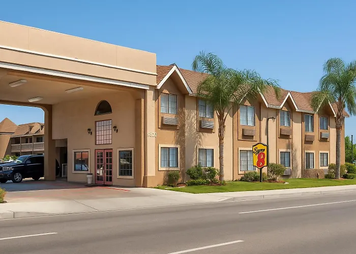 Super 8 By Wyndham Bakersfield South Ca Motel