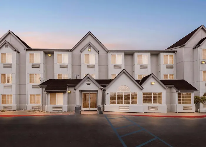 Comfort Inn & Suites Salinas City Center Area