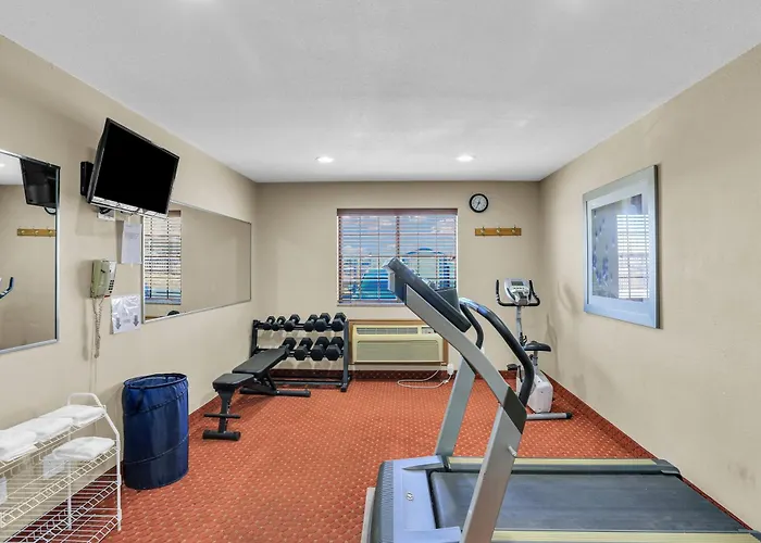 Baymont By Wyndham Cedar Rapids Hotel