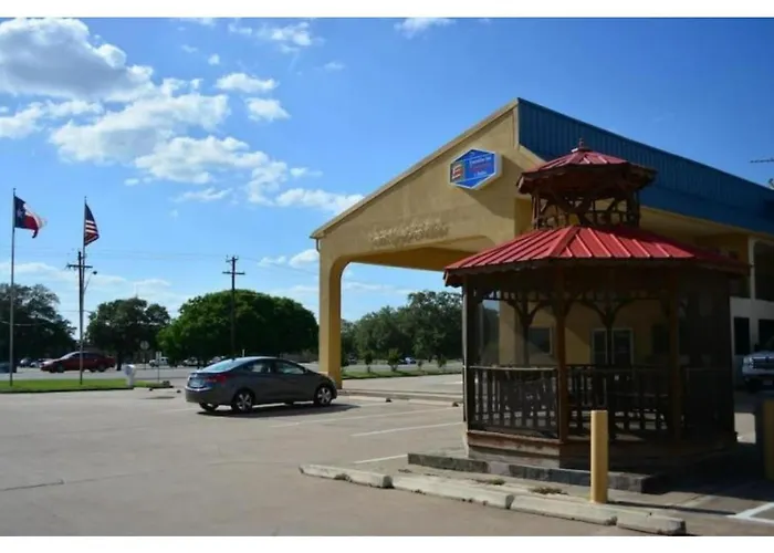 Hotel O Executive Inn & Suites Cuero Hwy 87