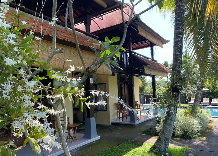 Atres Villa Munduk