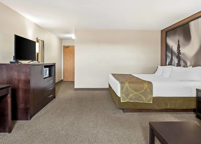 Super 8 By Wyndham Meadow Lake