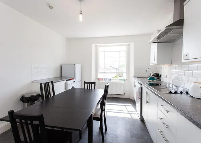 No 13 Georgian Shared House - By Clifton Short Lets Hotel Bristol