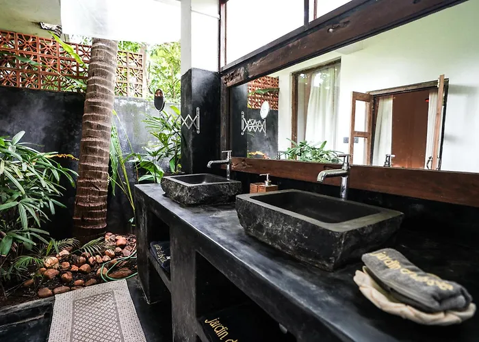 Jardin D'Ulysse & Hard Rock Bed & Breakfast Morjim