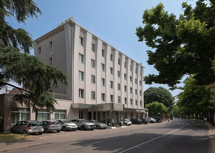Hotel Toscanini Parma