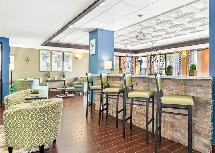Quality Inn & Suites Near Robins Air Force Base Warner Robins