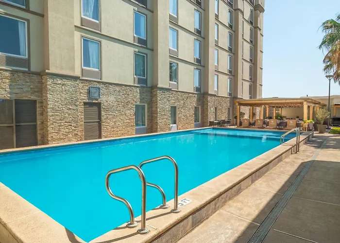 Hotel Mesaluna Near American Consulate Ciudad Juárez