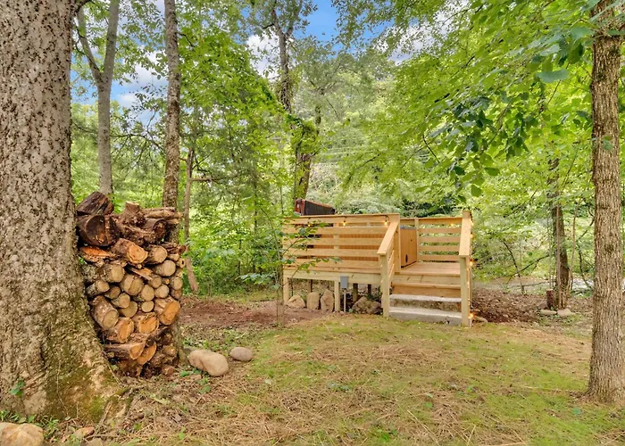 Creekwalk Inn Bed And Breakfast With Cabins Cosby