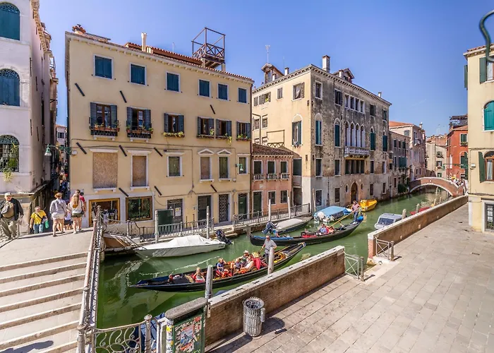 Palazzo San Firmino Residenza Storica All Suite Canal View Venice