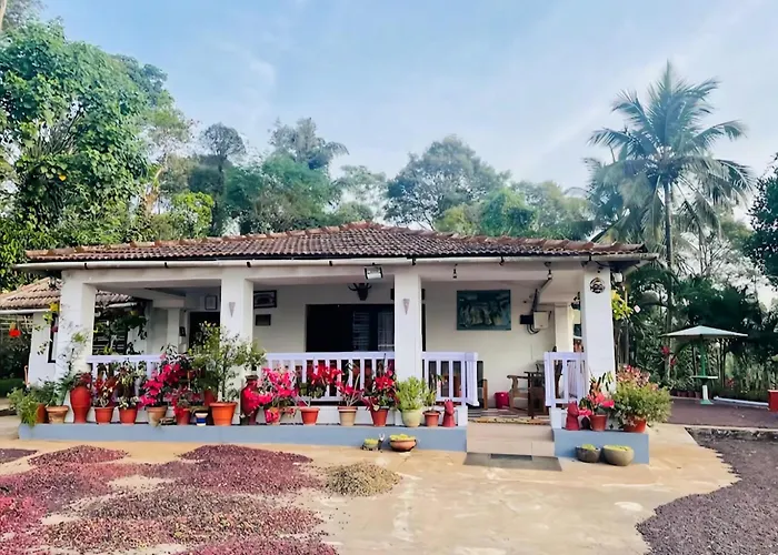 The Blue Mountains Estate Stay Madikeri