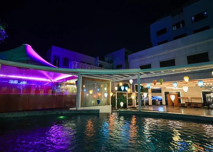 Hotel Royal Cliff Kānpur