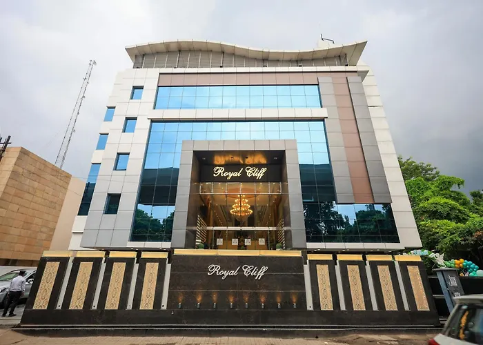Hotel Royal Cliff Kānpur
