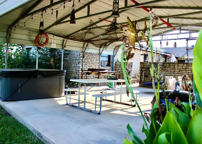 Live Oak B&B Glen Rose