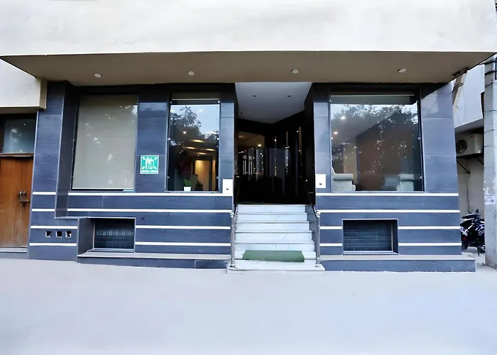 Hotel Almati Inn - Near Delhi Airport New Delhi