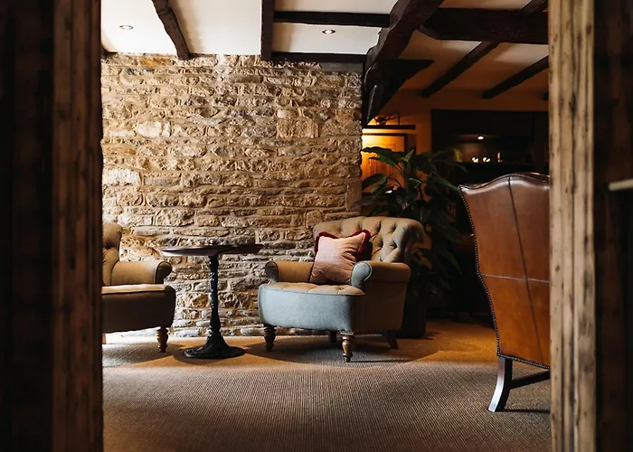 Eliot Arms Hotel Cirencester
